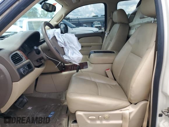 ✅ 2014 Chevrolet Tahoe LTZ • VIN: 1GNSCCE07ER121175 • Лот: 62642925. Опубликован ранее на Copart с пробегом Не указан. Бесплатный доступ к архиву аукционных продаж из США и подробный отчёт об истории автомобиля на DreamBid. Изображение 7.