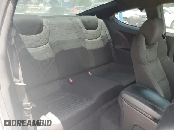 ✅ 2013 Hyundai Genesis Coupe 2.0T • VIN: KMHHT6KD7DU113192 • Lot: 65593565. Wystawiony na Copart z przebiegiem 128 736 mil. Bezpłatny archiwum sprzedaży aukcyjnych z USA i szczegółowy raport historii pojazdu na DreamBid. Zdjęcie 10.