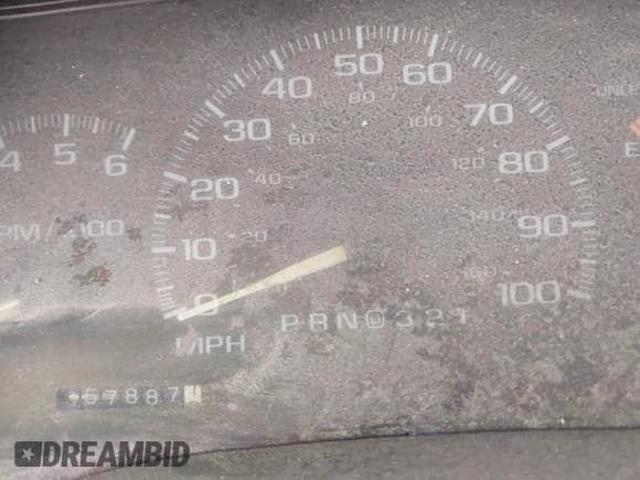 ✅ 1997 GMC Suburban • VIN: 3GKFK16R6VG513437 • Лот: 41919529. Опубликован ранее на IAAI с пробегом 357 887 миль. Бесплатный доступ к архиву аукционных продаж из США и подробный отчёт об истории автомобиля на DreamBid. Изображение 7.