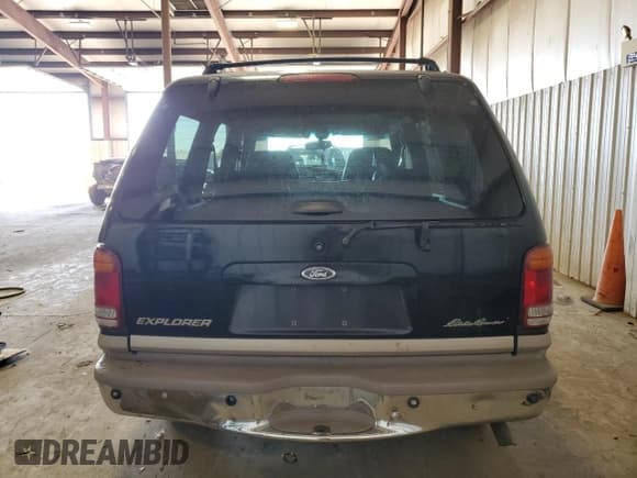 ✅ 2001 Ford Explorer Eddie Bauer • VIN: 1FMDU74EX1UB03999 • Lot: 76602964. Wystawiony na Copart z przebiegiem 222 756 mil. Bezpłatny archiwum sprzedaży aukcyjnych z USA i szczegółowy raport historii pojazdu na DreamBid. Zdjęcie 6.
