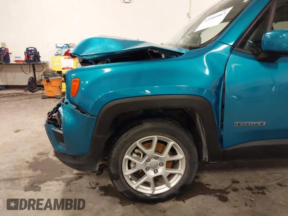 ✅ 2021 Jeep Renegade Latitude • VIN: ZACNJDBBXMPM57307 • Lot: 43566063. Wystawiony na IAAI z przebiegiem 68 084 mil. Bezpłatny archiwum sprzedaży aukcyjnych z USA i szczegółowy raport historii pojazdu na DreamBid. Zdjęcie 18.