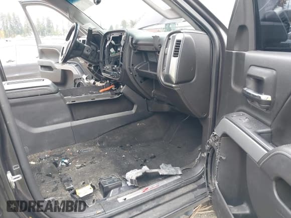 ✅ 2015 Chevrolet Silverado 2500HD LTZ • VIN: 1GC1KWE86FF572504 • Лот: 43583882. Опубликован ранее на IAAI с пробегом 157 933 миль. Бесплатный доступ к архиву аукционных продаж из США и подробный отчёт об истории автомобиля на DreamBid. Изображение 5.