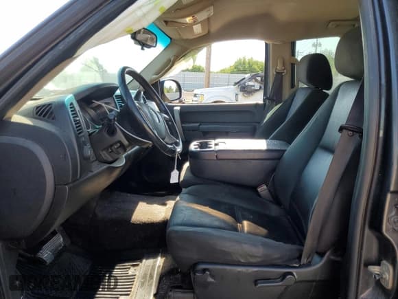 ✅ 2011 Chevrolet Silverado 1500 1HY • VIN: 3GCUKUEJ1BG109845 • Lot: 55251695. Listed on Copart with 131,940 mi. Free auction sales archive from the USA and detailed vehicle history report at DreamBid. Image 7.