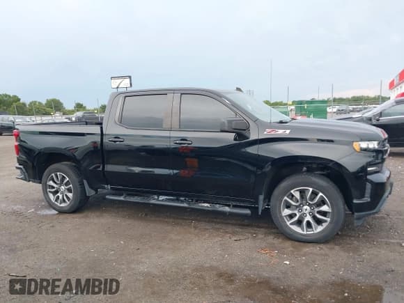 ✅ 2019 Chevrolet Silverado 1500 RST • VIN: 3GCUYEEDXKG177656 • Lot: 42870941. Wystawiony na IAAI z przebiegiem 72 422 mil. Bezpłatny archiwum sprzedaży aukcyjnych z USA i szczegółowy raport historii pojazdu na DreamBid. Zdjęcie 13.