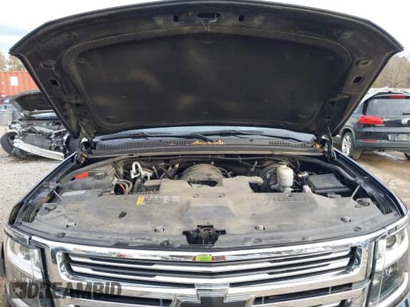 2020 Chevrolet Suburban Premier z VIN 1GNSCJKC0LR121728, wystawiony jako IAAI lot #41105003 z przebiegiem 43 820 mil mil oraz . Historia ofert i sprzedaży dostępna na DreamBid. Obrazek 10.