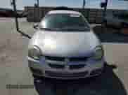 2005 Dodge Neon SXT z VIN 1B3ES56C45D268209, wystawiony jako Copart lot #51127945 z przebiegiem 210 166 mil mil oraz Szkoda całkowita • Salvage title. Historia ofert i sprzedaży dostępna na DreamBid. Obrazek 5.