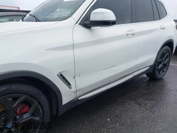 ✅ 2023 BMW X3 sDrive30i • VIN: 5UX43DP00P9P98199 • Lot: 43441756. Listed on IAAI with 32,516 mi. Free auction sales archive from the USA and detailed vehicle history report at DreamBid. Image 18.