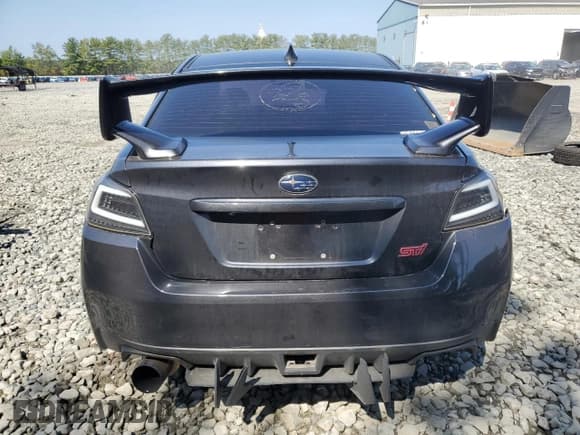 ✅ 2016 Subaru WRX STI Limited • VIN: JF1VA2Z60G9810729 • Лот: 81417895. Опубликован ранее на Copart с пробегом 81 635 миль. Бесплатный доступ к архиву аукционных продаж из США и подробный отчёт об истории автомобиля на DreamBid. Изображение 6.