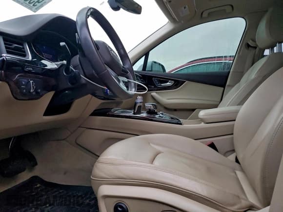 ✅ 2017 Audi Q7 Premium • VIN: WA1AHAF78HD038727 • Lot: 93865985. Listed on Copart with 68,980 mi. Free auction sales archive from the USA and detailed vehicle history report at DreamBid. Image 7.