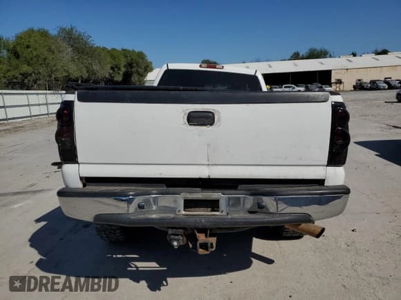 ✅ 2004 Chevrolet Silverado 2500HD LT • VIN: 1GCHC23U94F237271 • Lot: 76339094. Listed on Copart with Not provided. Free auction sales archive from the USA and detailed vehicle history report at DreamBid. Image 6.
