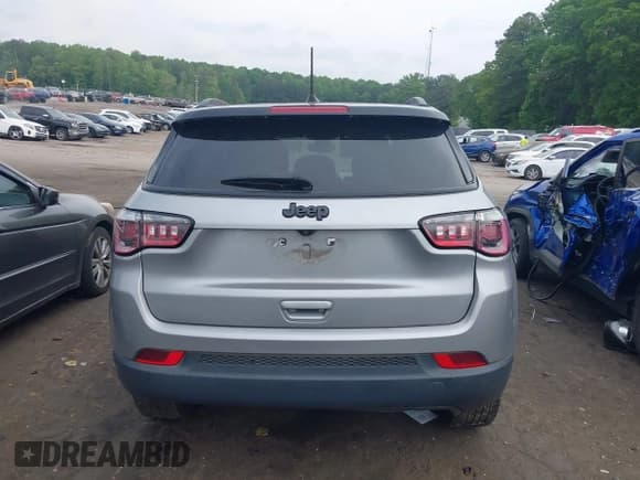 ✅ 2021 Jeep Compass Latitude • VIN: 3C4NJCBB6MT509179 • Lot: 42121942. Wystawiony na IAAI z przebiegiem 63 552 mil. Bezpłatny archiwum sprzedaży aukcyjnych z USA i szczegółowy raport historii pojazdu na DreamBid. Zdjęcie 15.