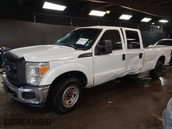✅ 2014 Ford F-250 XL • VIN: 1FT7W2A69EEA14162 • Lot: 41801558. Wystawiony na IAAI z przebiegiem 240 201 mil. Bezpłatny archiwum sprzedaży aukcyjnych z USA i szczegółowy raport historii pojazdu na DreamBid. Zdjęcie 2.