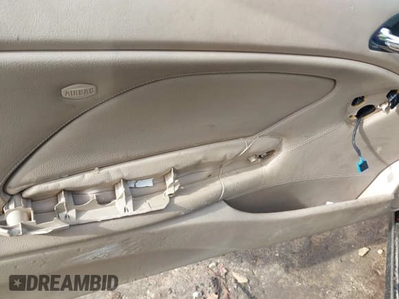 ✅ 2001 BMW 3 Series 325Ci • VIN: WBABS33431JY52306 • Lot: 43694116. Listed on IAAI with 177,914 mi. Free auction sales archive from the USA and detailed vehicle history report at DreamBid. Image 6.