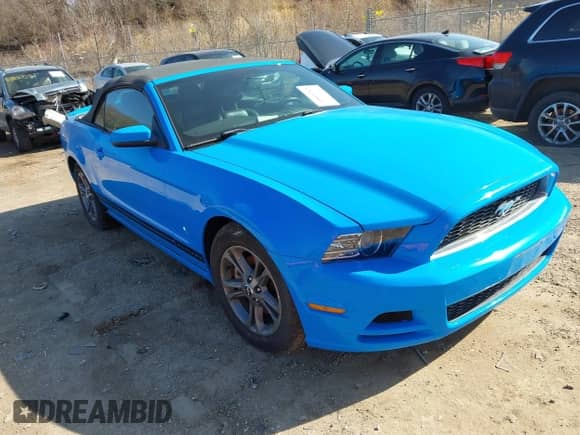 2014 Ford Mustang V6 с VIN 1ZVBP8EM9E5210585, выставлен на аукционе IAAI как лот 41815769 с пробегом Не указан миль и . История ставок и продаж доступна на DreamBid. Изображение 1.