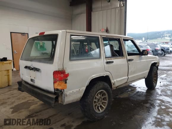 ✅ 1997 Jeep Cherokee SE • VIN: 1J4FJ28S1VL528218 • Lot: 41931137. Wystawiony na IAAI z przebiegiem 210 196 mil. Bezpłatny archiwum sprzedaży aukcyjnych z USA i szczegółowy raport historii pojazdu na DreamBid. Zdjęcie 4.