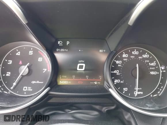 ✅ 2018 Alfa Romeo Giulia Ti Sport • VIN: ZARFAEEN1J7567230 • Lot: 42557668. Listed on IAAI with 54,363 mi. Free auction sales archive from the USA and detailed vehicle history report at DreamBid. Image 7.