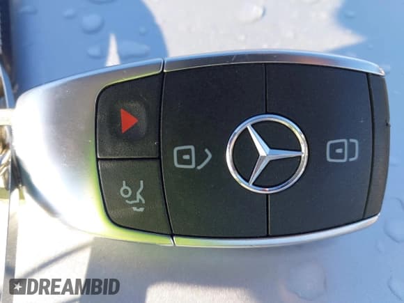 ✅ 2020 Mercedes-Benz GLE 350 • VIN: 4JGFB4KB6LA013405 • Lot: 43588685. Listed on IAAI with 41,775 mi. Free auction sales archive from the USA and detailed vehicle history report at DreamBid. Image 11.