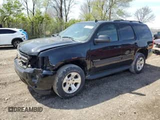 2011 Chevrolet Tahoe LS z VIN 1GNSKAE07BR385919, wystawiony jako Copart lot #53721575 z przebiegiem 279 687 mil mil oraz Szkoda całkowita • Salvage title. Historia ofert i sprzedaży dostępna na DreamBid. Obrazek 1.