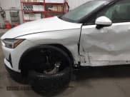 ✅ 2022 Polestar 2 • VIN: LPSED3KA1NL074639 • Lot: 41877896. Wystawiony na IAAI z przebiegiem 16 749 mil. Bezpłatny archiwum sprzedaży aukcyjnych z USA i szczegółowy raport historii pojazdu na DreamBid. Zdjęcie 6.