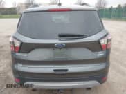 ✅ 2017 Ford Escape SE • VIN: 1FMCU9GD8HUC21134 • Lot: 42072503. Wystawiony na IAAI z przebiegiem 100 113 mil. Bezpłatny archiwum sprzedaży aukcyjnych z USA i szczegółowy raport historii pojazdu na DreamBid. Zdjęcie 17.