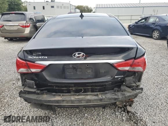 ✅ 2014 Hyundai Sonata SE • VIN: 5NPEC4AC6EH890110 • Lot: 71944974. Listed on Copart with 187,187 mi. Free auction sales archive from the USA and detailed vehicle history report at DreamBid. Image 6.