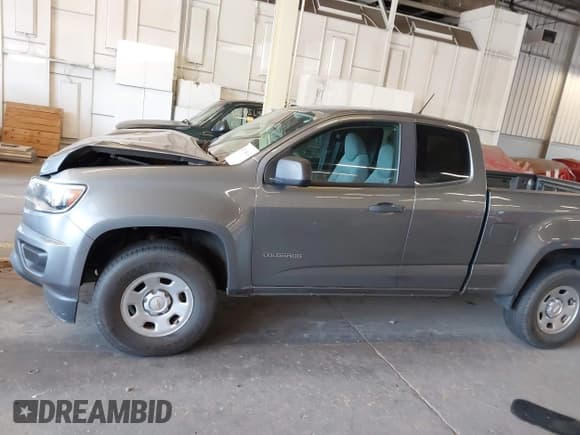 ✅ 2018 Chevrolet Colorado 2WD Work Truck • VIN: 1GCHSBEA6J1298396 • Lot: 42748613. Wystawiony na IAAI z przebiegiem 72 553 mil. Bezpłatny archiwum sprzedaży aukcyjnych z USA i szczegółowy raport historii pojazdu na DreamBid. Zdjęcie 14.
