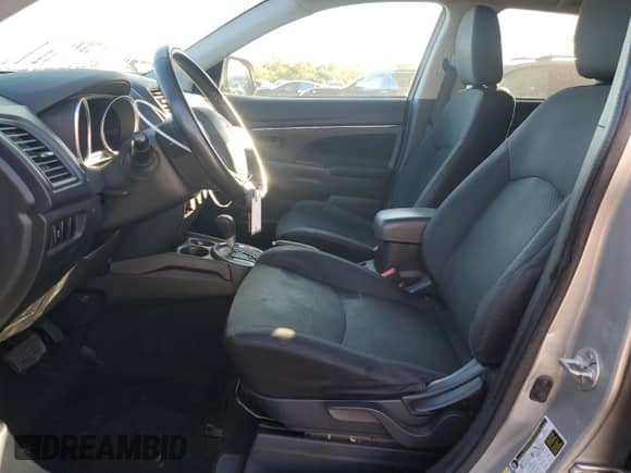 2015 Mitsubishi Outlander ES с VIN 4A4AR3AW0FE038508, выставлен на аукционе Copart как лот 85126025 с пробегом 130 873 миль миль и Списание • Salvage title. История ставок и продаж доступна на DreamBid. Изображение 7.