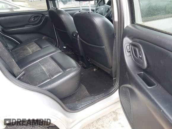 ✅ 2007 Ford Escape Limited • VIN: 1FMYU94127KA18573 • Lot: 42554343. Listed on IAAI with 274,415 mi. Free auction sales archive from the USA and detailed vehicle history report at DreamBid. Image 8.