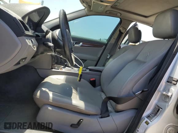 ✅ 2008 Mercedes-Benz C 300 Sport • VIN: WDDGF54X98F065106 • Lot: 61669995. Listed on Copart with 197,374 mi. Free auction sales archive from the USA and detailed vehicle history report at DreamBid. Image 7.