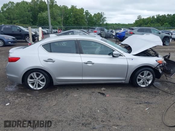✅ 2013 Acura ILX Hybrid Technology • VIN: 19VDE3F78DE302392 • Лот: 42207701. Опубликован ранее на IAAI с пробегом 174 587 миль. Бесплатный доступ к архиву аукционных продаж из США и подробный отчёт об истории автомобиля на DreamBid. Изображение 14.