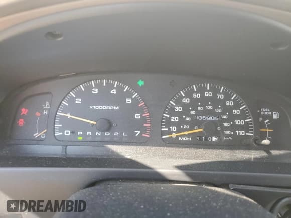 ✅ 1998 Toyota 4Runner SR5 • VIN: JT3GN86RXW0061616 • Lot: 80457535. Wystawiony na Copart z przebiegiem 105 905 mil. Bezpłatny archiwum sprzedaży aukcyjnych z USA i szczegółowy raport historii pojazdu na DreamBid. Zdjęcie 9.