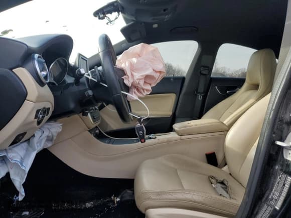 ✅ 2014 Mercedes-Benz CLA 250 • VIN: WDDSJ4EB1EN137813 • Lot: 93073065. Listed on Copart with 213,456 mi. Free auction sales archive from the USA and detailed vehicle history report at DreamBid. Image 7.