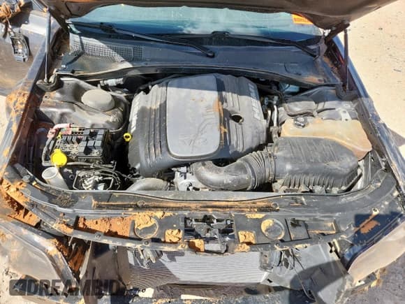 ✅ 2019 Chrysler 300 S • VIN: 2C3CCABT1KH569640 • Lot: 81071855. Wystawiony na Copart z przebiegiem 103 124 mil. Bezpłatny archiwum sprzedaży aukcyjnych z USA i szczegółowy raport historii pojazdu na DreamBid. Zdjęcie 11.