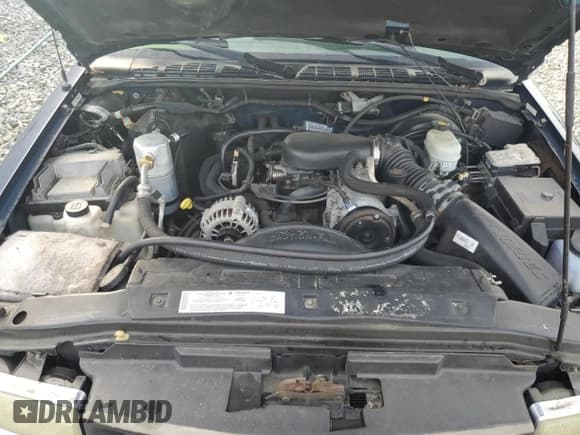 ✅ 2004 Chevrolet S-10 LS • VIN: 1GCDT13X84K151833 • Лот: 79445414. Опубликован ранее на Copart с пробегом 199 780 миль. Бесплатный доступ к архиву аукционных продаж из США и подробный отчёт об истории автомобиля на DreamBid. Изображение 11.