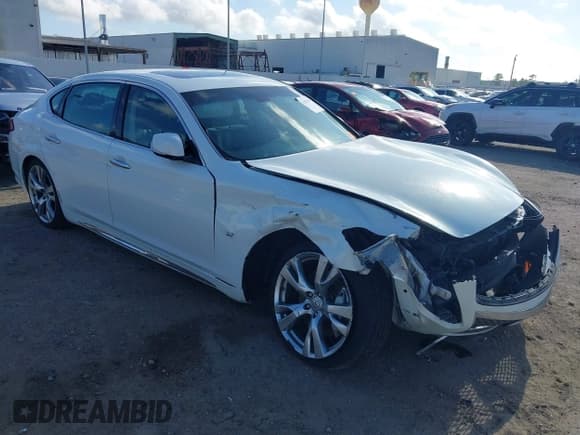 ✅ 2015 Infiniti Q70 • VIN: JN1BY1PP0FM600628 • Лот: 42601976. Опубликован ранее на IAAI с пробегом 152 979 миль. Бесплатный доступ к архиву аукционных продаж из США и подробный отчёт об истории автомобиля на DreamBid. Изображение 1.