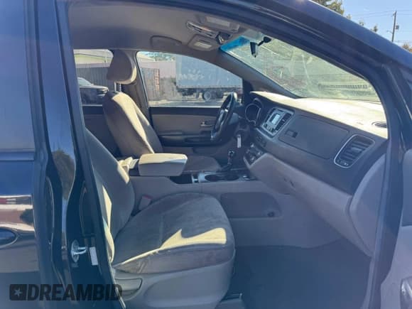 ✅ 2017 Kia Sedona LX • VIN: KNDMB5C13H6230380 • Lot: 85816635. Listed on Copart with 188,788 mi. Free auction sales archive from the USA and detailed vehicle history report at DreamBid. Image 8.