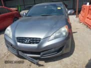 ✅ 2010 Hyundai Genesis Coupe Track • VIN: KMHHU6KHXAU004110 • Lot: 42754734. Wystawiony na IAAI z przebiegiem 176 668 mil. Bezpłatny archiwum sprzedaży aukcyjnych z USA i szczegółowy raport historii pojazdu na DreamBid. Zdjęcie 6.