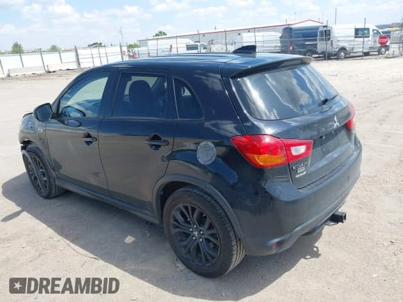 ✅ 2017 Mitsubishi Outlander ES • VIN: JA4AR3AU3HZ040328 • Lot: 39485549. Listed on IAAI with 121,708 mi. Free auction sales archive from the USA and detailed vehicle history report at DreamBid. Image 3.