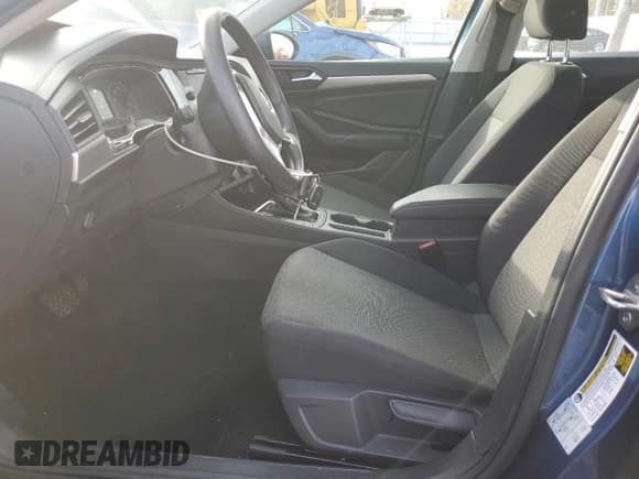 ✅ 2019 Volkswagen Jetta S • VIN: 3VWC57BU3KM085601 • Lot: 92183045. Listed on Copart with 71,909 mi. Free auction sales archive from the USA and detailed vehicle history report at DreamBid. Image 7.