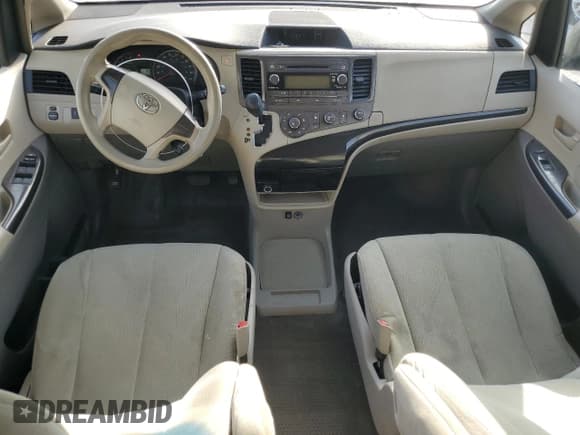 ✅ 2011 Toyota Sienna • VIN: 5TDZK3DC2BS155527 • Lot: 92802835. Listed on Copart with 155,581 mi. Free auction sales archive from the USA and detailed vehicle history report at DreamBid. Image 8.