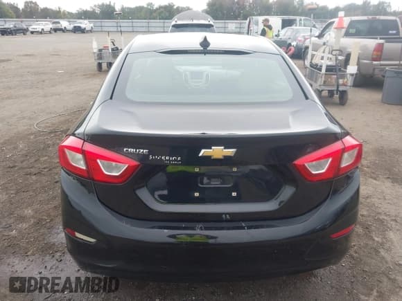 ✅ 2018 Chevrolet Cruze LS • VIN: 1G1BB5SM4J7116996 • Lot: 43534133. Listed on IAAI with 204,194 mi. Free auction sales archive from the USA and detailed vehicle history report at DreamBid. Image 16.