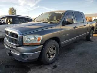 2006 Dodge 1500 SLT z VIN 3D7KR19D16G198799, wystawiony jako Copart lot #85352134 z przebiegiem 205 717 mil mil oraz Szkoda całkowita • Salvage title. Historia ofert i sprzedaży dostępna na DreamBid. Obrazek 1.