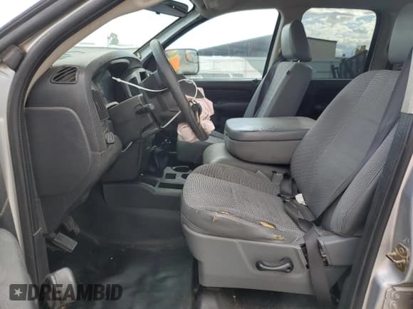 ✅ 2004 Dodge 2500 ST • VIN: 3D7KA28D54G158737 • Lot: 48413295. Wystawiony na Copart z przebiegiem 179 401 mil. Bezpłatny archiwum sprzedaży aukcyjnych z USA i szczegółowy raport historii pojazdu na DreamBid. Zdjęcie 7.