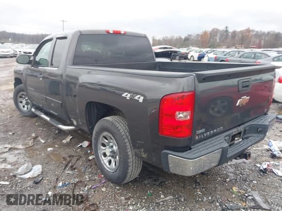 ✅ 2010 Chevrolet Silverado 1500 LT • VIN: 1GCSKSEA1AZ254653 • Lot: 43738970. Wystawiony na IAAI z przebiegiem 136 010 mil. Bezpłatny archiwum sprzedaży aukcyjnych z USA i szczegółowy raport historii pojazdu na DreamBid. Zdjęcie 3.