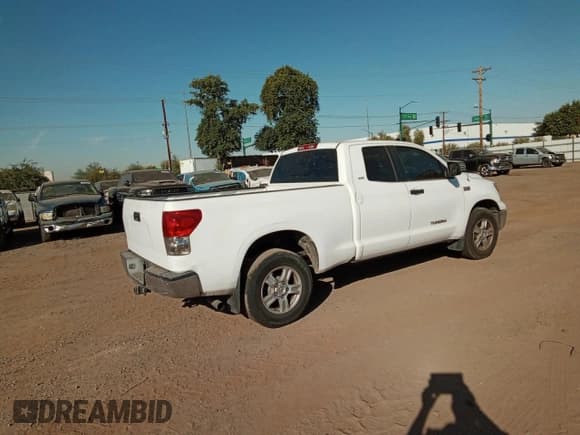 ✅ 2008 Toyota Tundra SR5 • VIN: 5TFRV54128X063595 • Лот: 82632185. Опубликован ранее на Copart с пробегом 330 638 миль. Бесплатный доступ к архиву аукционных продаж из США и подробный отчёт об истории автомобиля на DreamBid. Изображение 3.