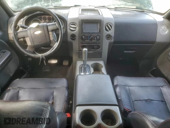 ✅ 2007 Ford F-150 XLT • VIN: 1FTPW12V27KB82925 • Lot: 94551055. Wystawiony na Copart z przebiegiem 313 706 mil. Bezpłatny archiwum sprzedaży aukcyjnych z USA i szczegółowy raport historii pojazdu na DreamBid. Zdjęcie 8.