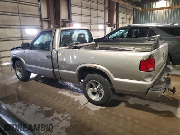 ✅ 2001 Chevrolet S-10 • VIN: 1GCCS145718259512 • Лот: 43996395. Опубликован ранее на Copart с пробегом 84 003 миль. Бесплатный доступ к архиву аукционных продаж из США и подробный отчёт об истории автомобиля на DreamBid. Изображение 2.