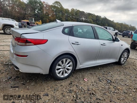 ✅ 2017 Kia Optima LX • VIN: 5XXGT4L36HG146108 • Lot: 93289495. Wystawiony na Copart z przebiegiem 302 667 mil. Bezpłatny archiwum sprzedaży aukcyjnych z USA i szczegółowy raport historii pojazdu na DreamBid. Zdjęcie 3.