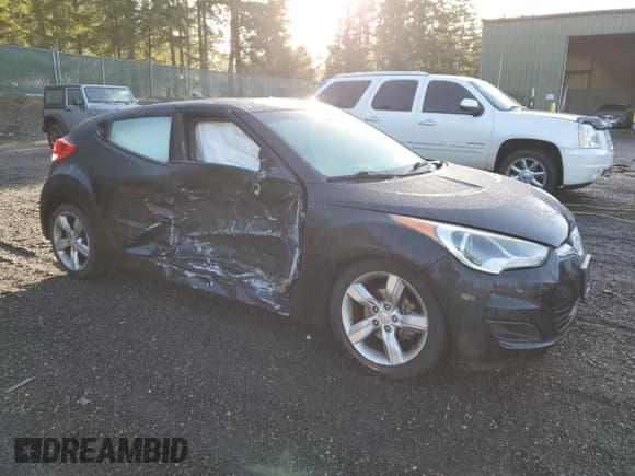 ✅ 2015 Hyundai Veloster • VIN: KMHTC6AD5FU239663 • Lot: 85713664. Wystawiony na Copart z przebiegiem 106 919 mil. Bezpłatny archiwum sprzedaży aukcyjnych z USA i szczegółowy raport historii pojazdu na DreamBid. Zdjęcie 4.