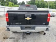 ✅ 2018 Chevrolet Silverado 2500HD LTZ • VIN: 1GC1KWEYXJF143472 • Lot: 58952945. Wystawiony na Copart z przebiegiem 125 403 mil. Bezpłatny archiwum sprzedaży aukcyjnych z USA i szczegółowy raport historii pojazdu na DreamBid. Zdjęcie 6.